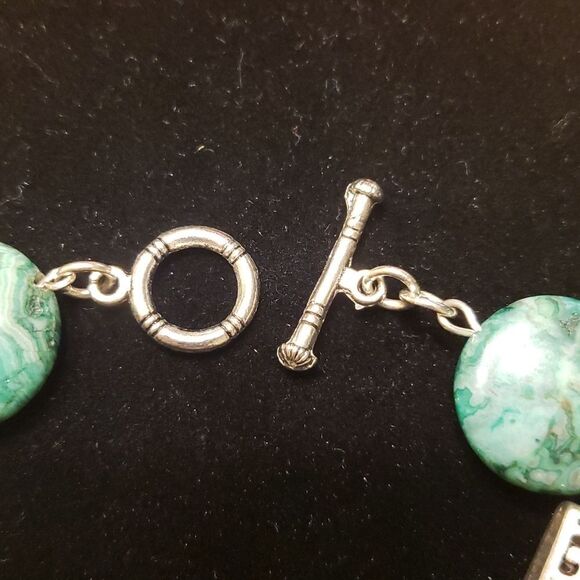 Marble Swirl Green Bead Silvertone Charm Bracelet - Picture 3 of 9
